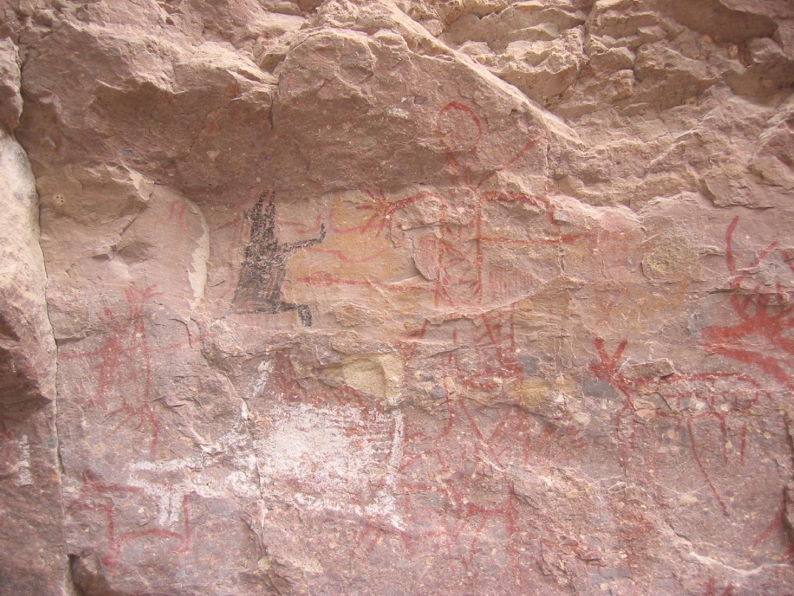 Left of the deer is a human figure, but not the usual black/red mono (abundant at San Borjitas, see Example 1).